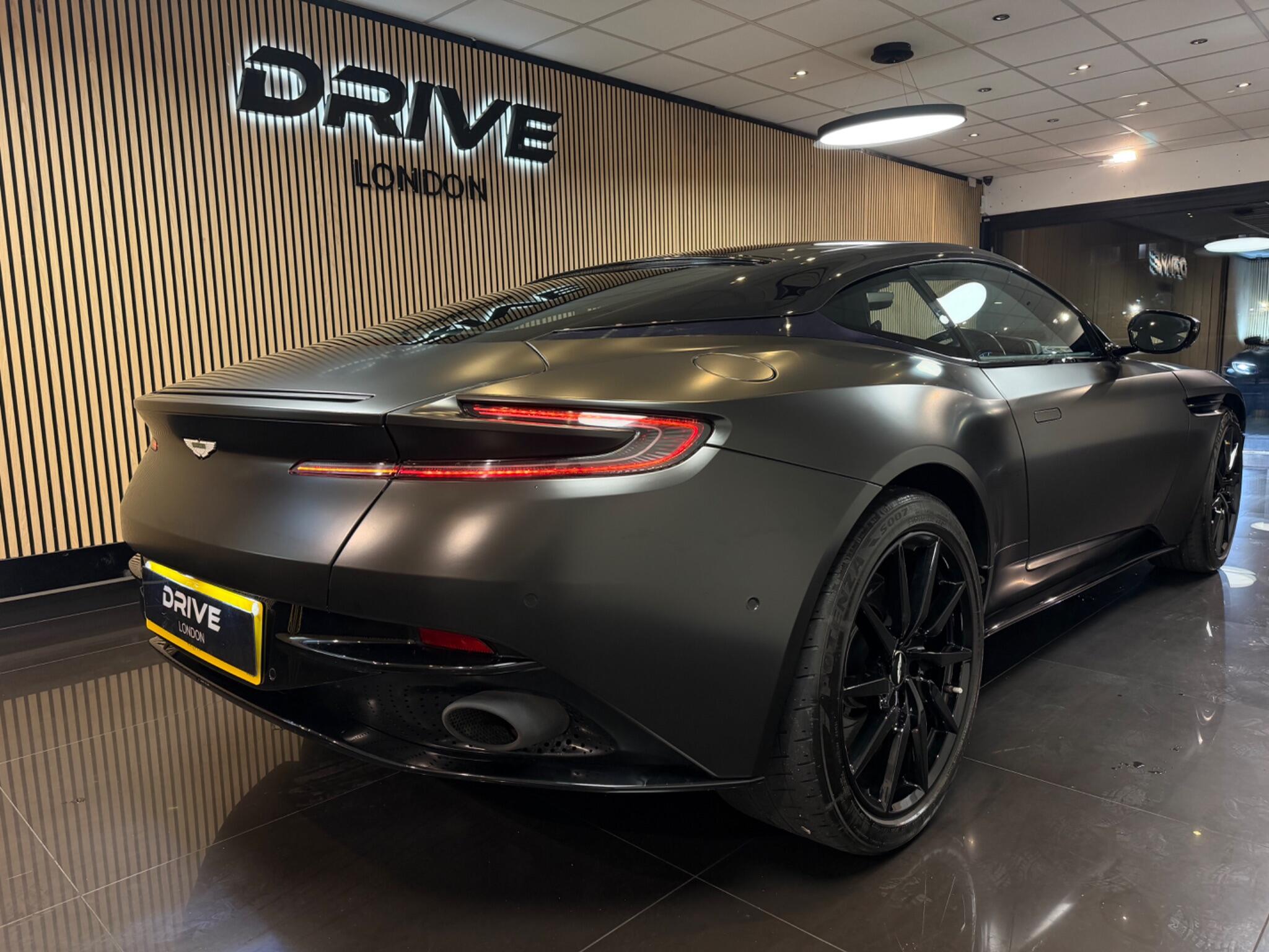 Aston Martin DB11